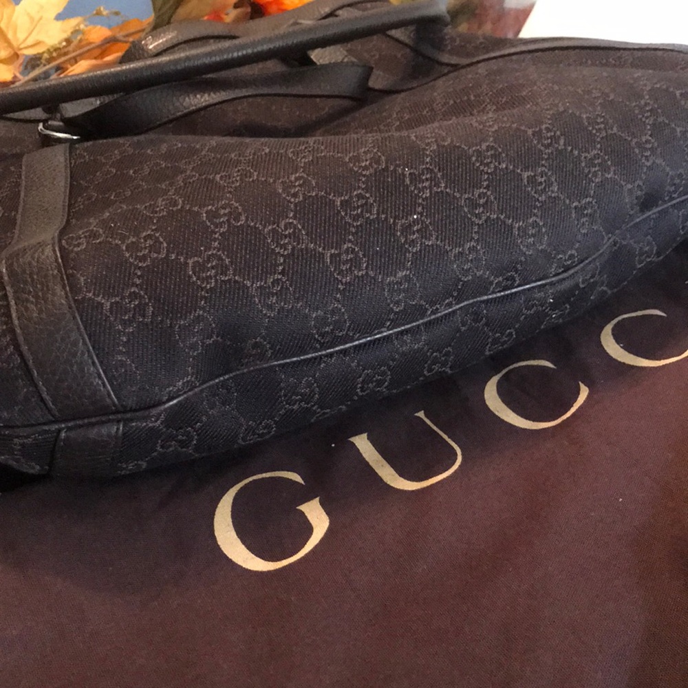 Authentic Gucci Purse - Picture 9 of 14